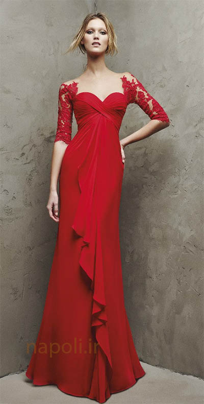 خانمی با لباس مجلسی قرمز رنگ
